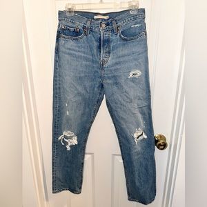 Levi’s Wedgie Straight Leg Distressed Jeans Size 28W